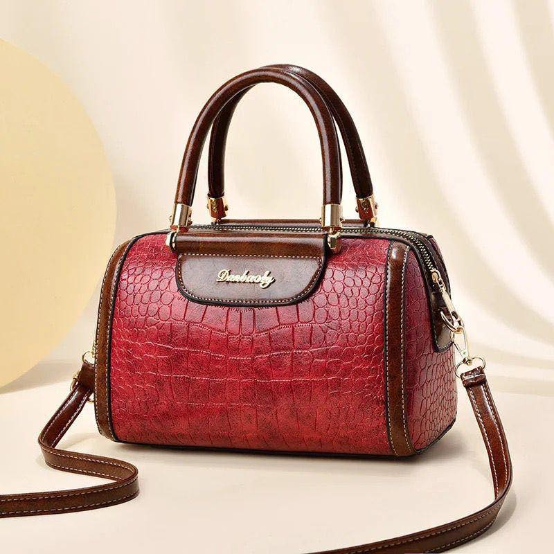 Womens Crocodile Embossed Letter Decor All Seasons Pu Leather Vintage Style Classic Style Shoulder Bag Handbag