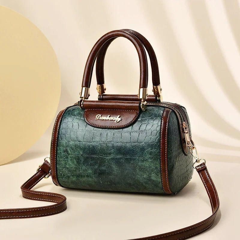 Womens Crocodile Embossed Letter Decor All Seasons Pu Leather Vintage Style Classic Style Shoulder Bag Handbag