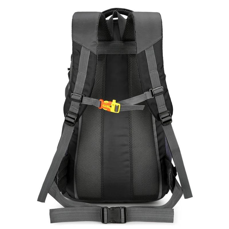 Mens Outdoor Backpacks Mountaineering Bags Waterproof Hiking Backpacks Large Capacity Travel Bags